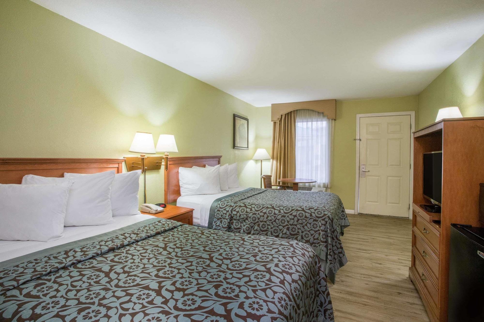 Days By Wyndham Ormond Hotel